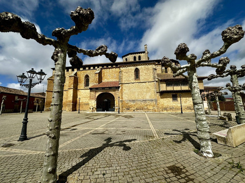 Iglesia De San Cornelio Y San Cipriano