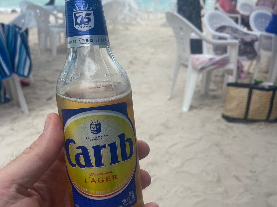 Crystal Waters Bar-Worthing必去景点