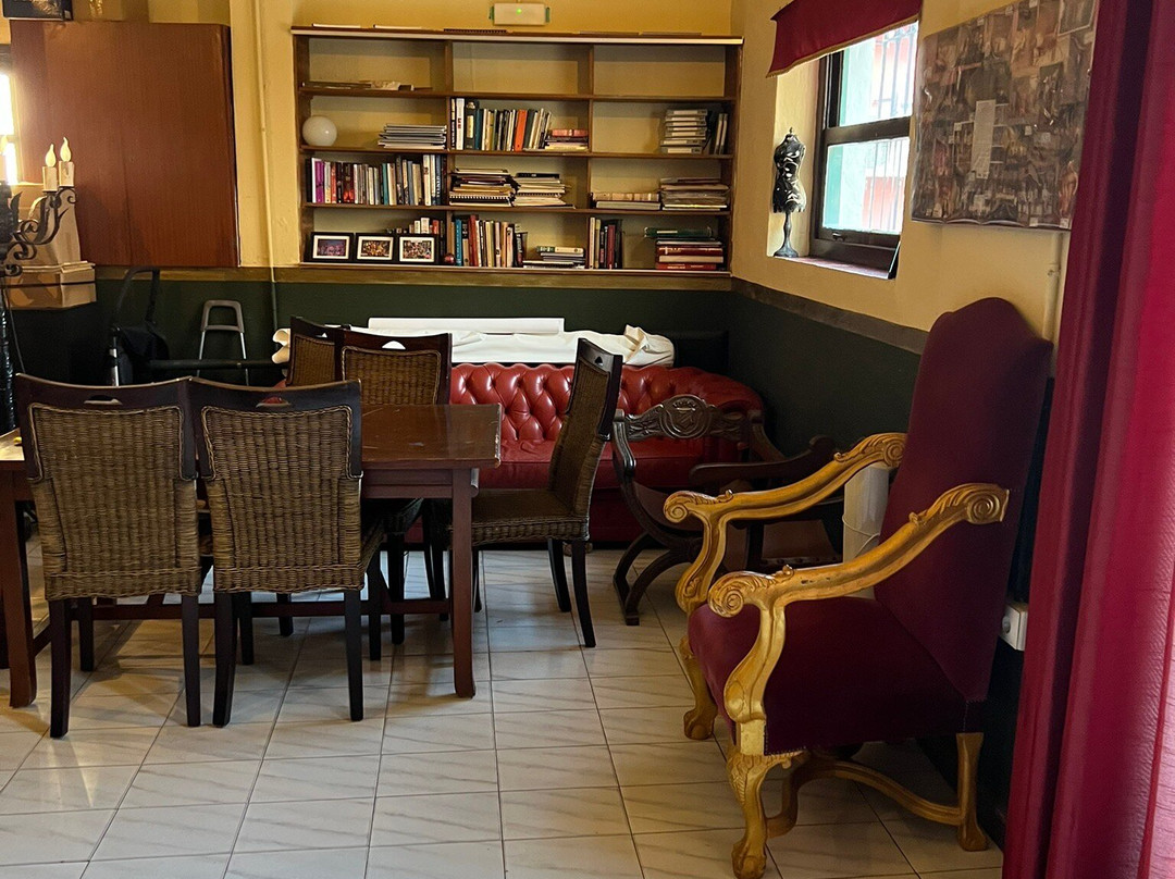 The Salon Varietes Theatre-福恩吉罗拉必去景点