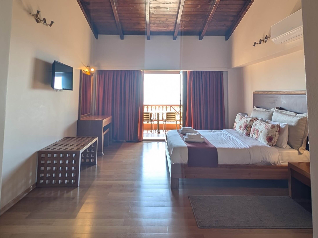 Althea Apartments主图