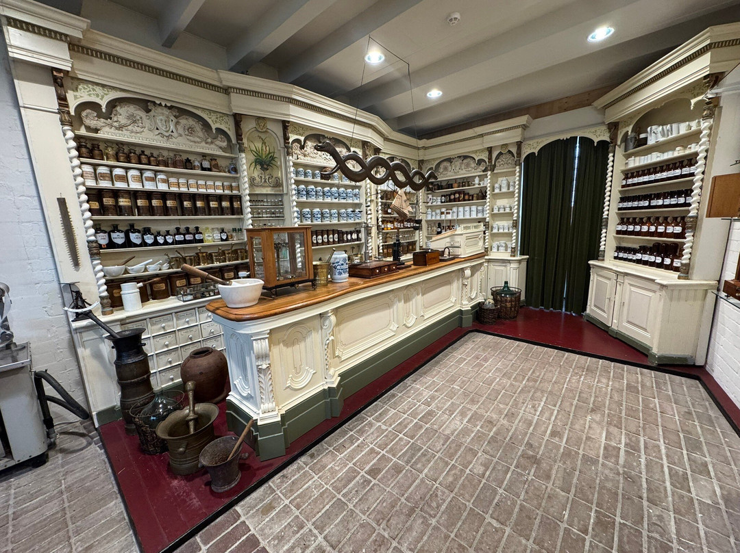Museum De Dorpsdokter-希尔法伦贝克必去景点