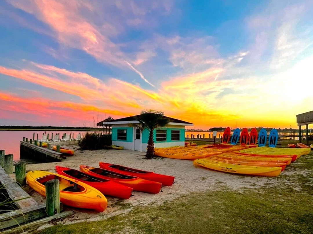 Snug Harbor Marina and Hotel主图