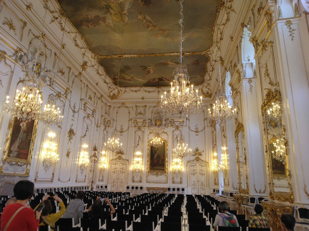 Archbishop’s Château and Gardens-克罗梅日什必去景点