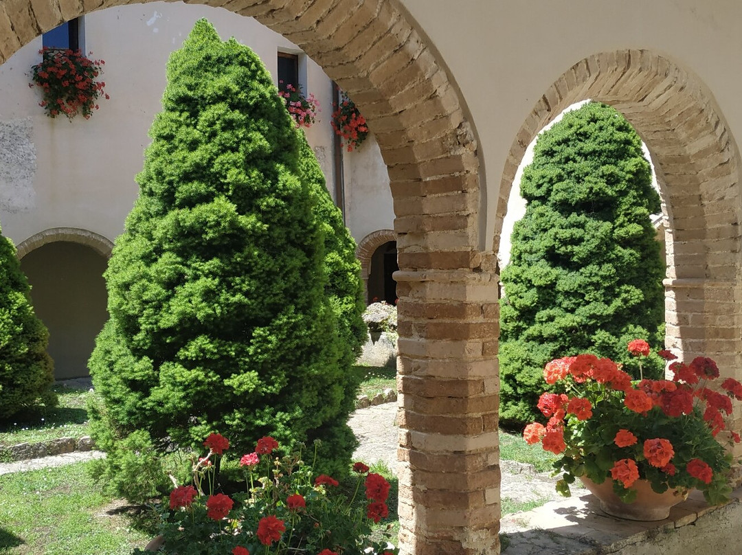 Convento Santa Maria de La Foresta-列蒂必去景点