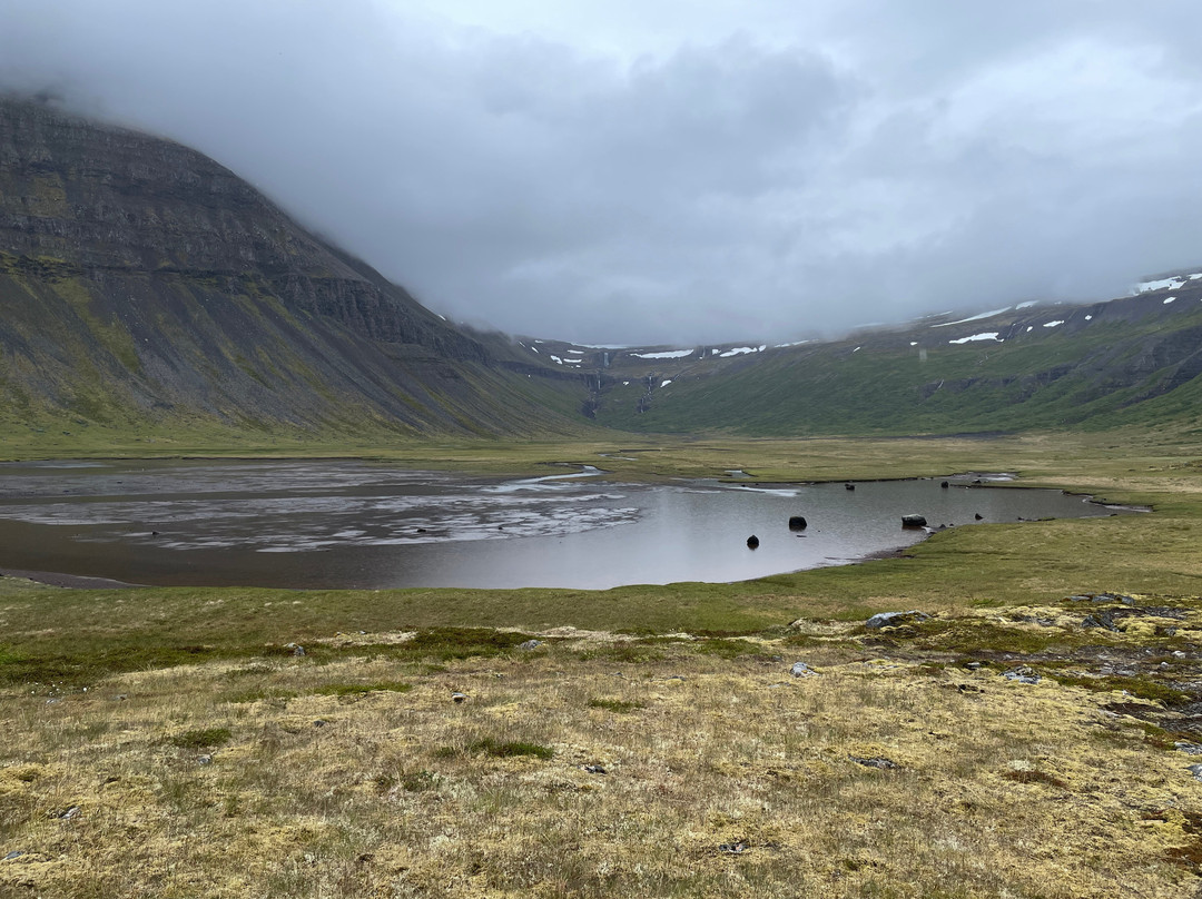 Valagil Waterfall-Sudavik必去景点
