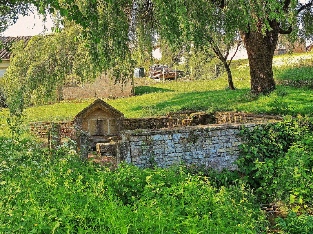Fontaine Et Lavoir De Chey-Melle必去景点