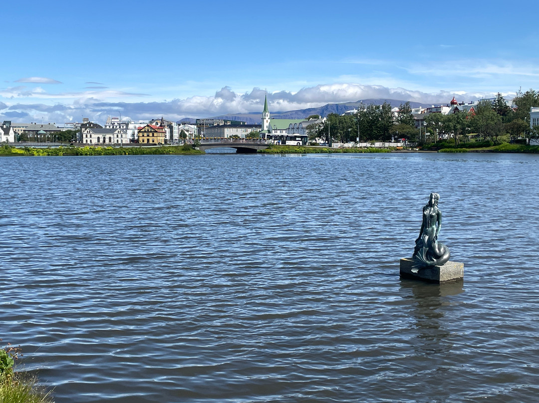 Lake Tjornin-雷克雅未克必去景点