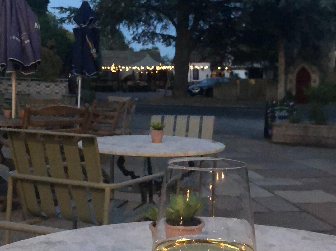 Poole Keynes酒店住宿-The Eliot Arms Hotel