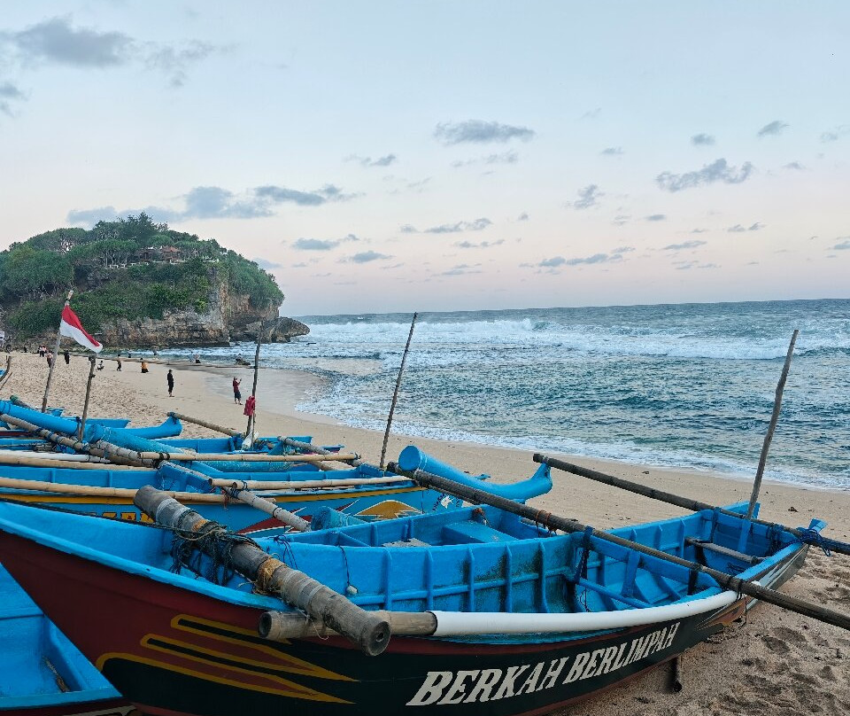 Drini Beach-基杜尔山必去景点
