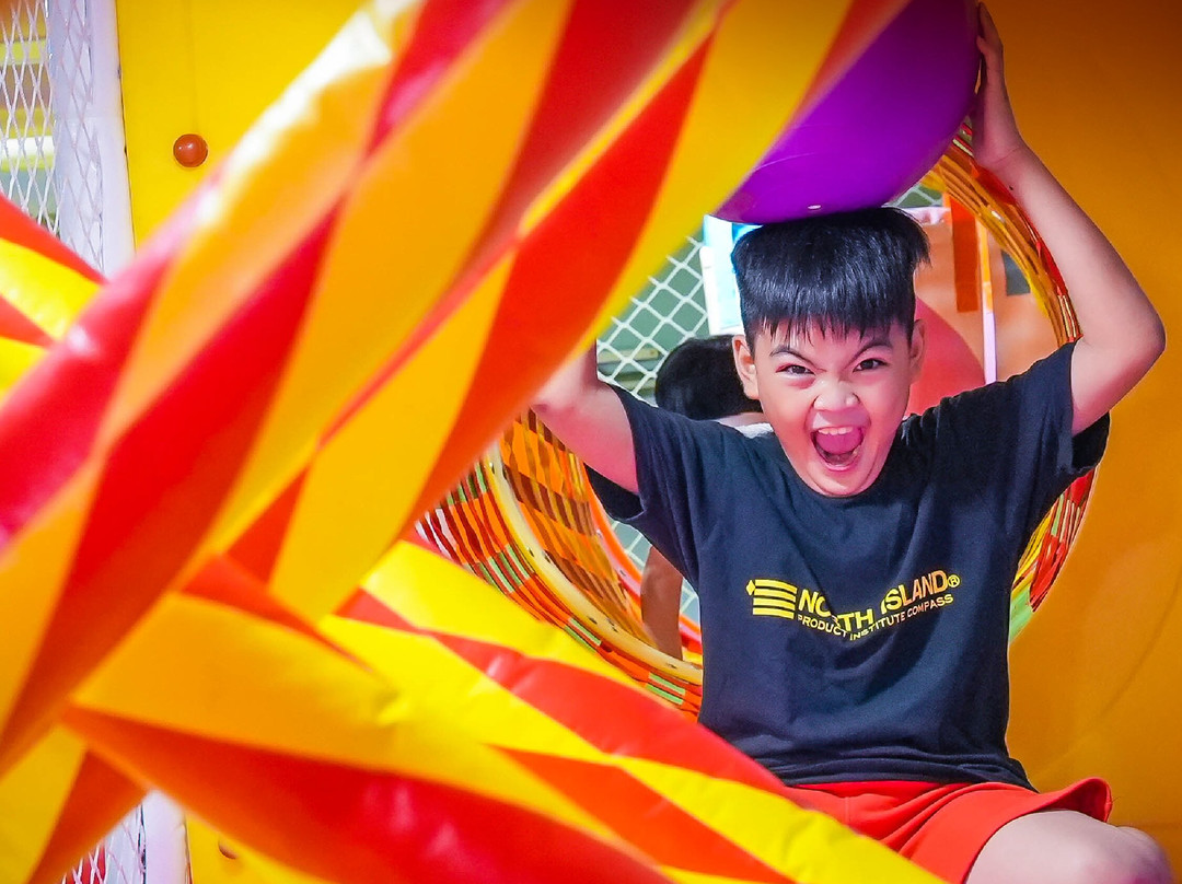 Play Zone-雷加斯皮必去景点