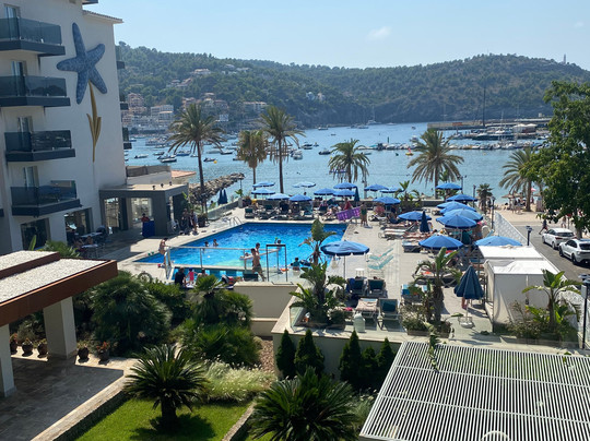 伊甸园酒店主图