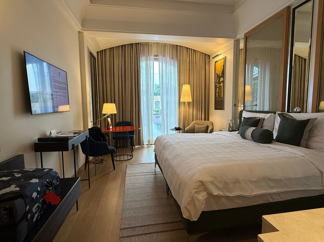 古尔冈三叉戟酒店主图