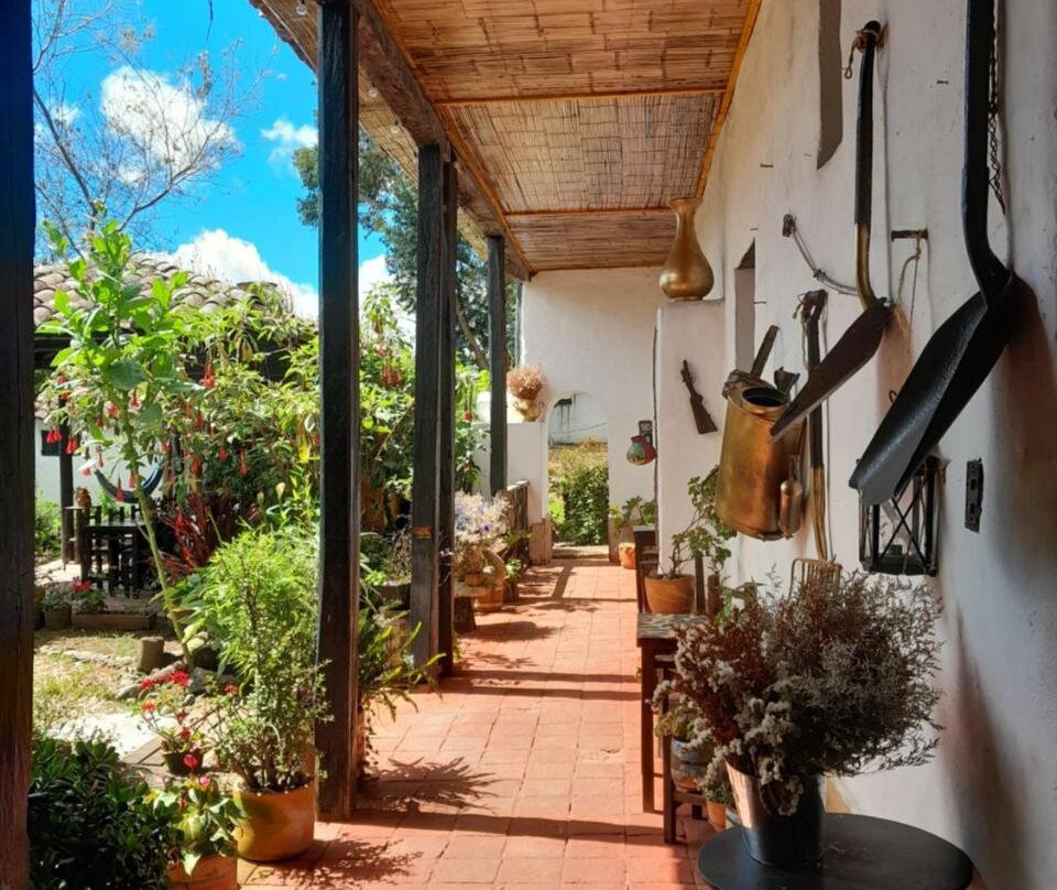 Hotel Pueblo Dorado Sesquile