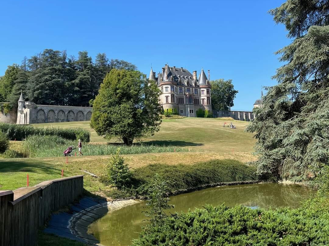 Golf Club du Chateau de Bournel-Cubry必去景点
