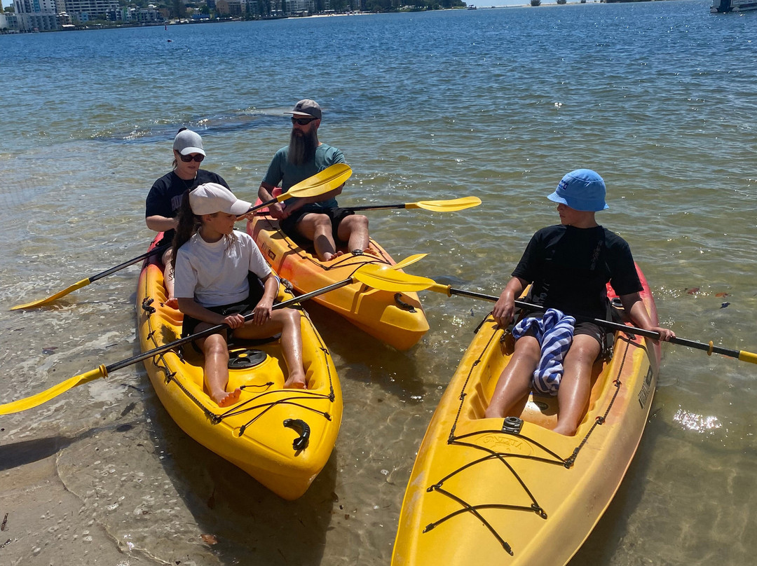 Bill's Boat Hire-Golden Beach必去景点