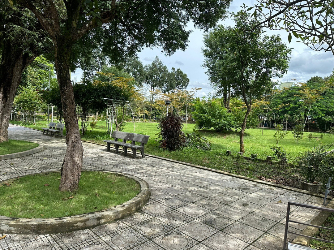 Bishop of Kontum's Building-昆嵩必去景点