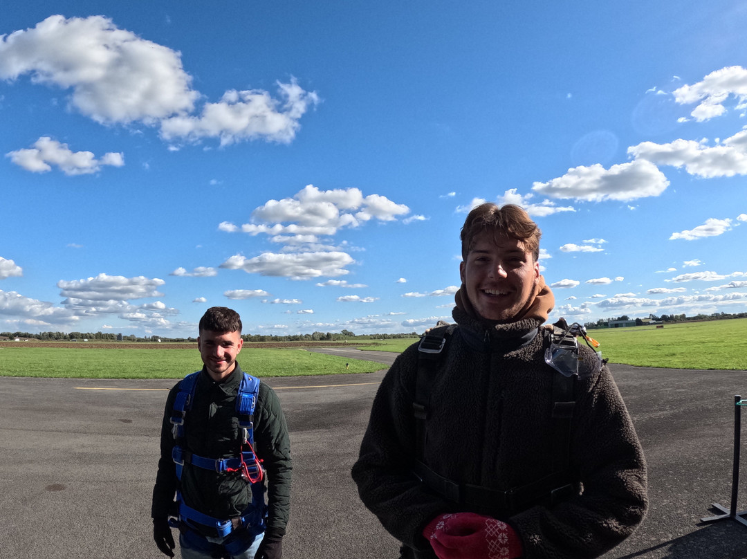 Saut en Parachute Merville-Merville必去景点