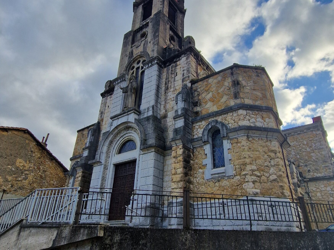 Iglesia de San Antonio-Infiesto必去景点
