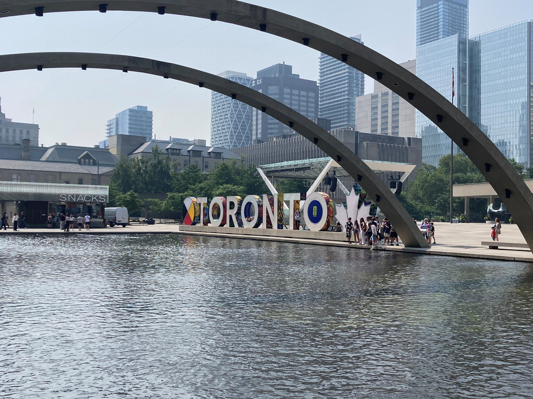 弥敦菲腊广场-多伦多必去景点