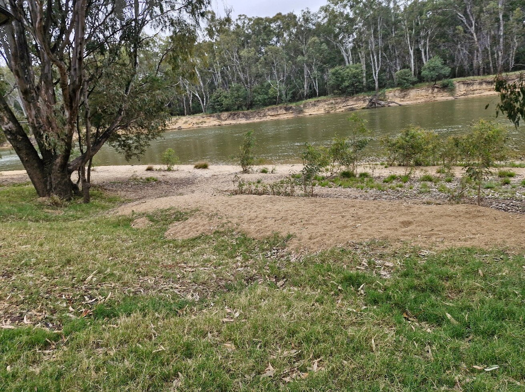 Quick's Beach-Barooga必去景点