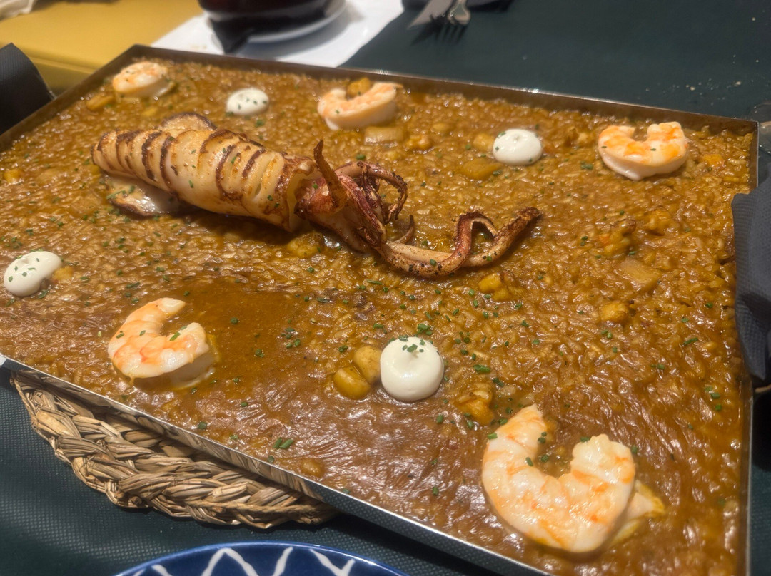 5 Sentidos Arroces y Tapas