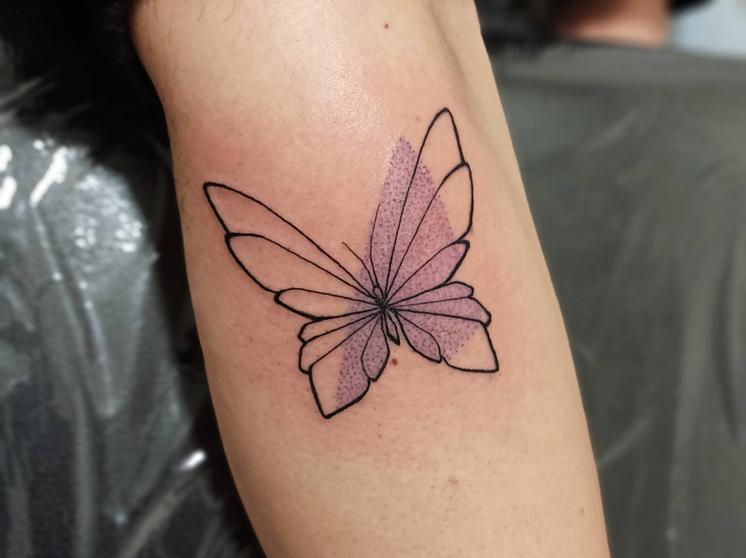 Anxious Pokes Tattoo-Fanzeres必去景点