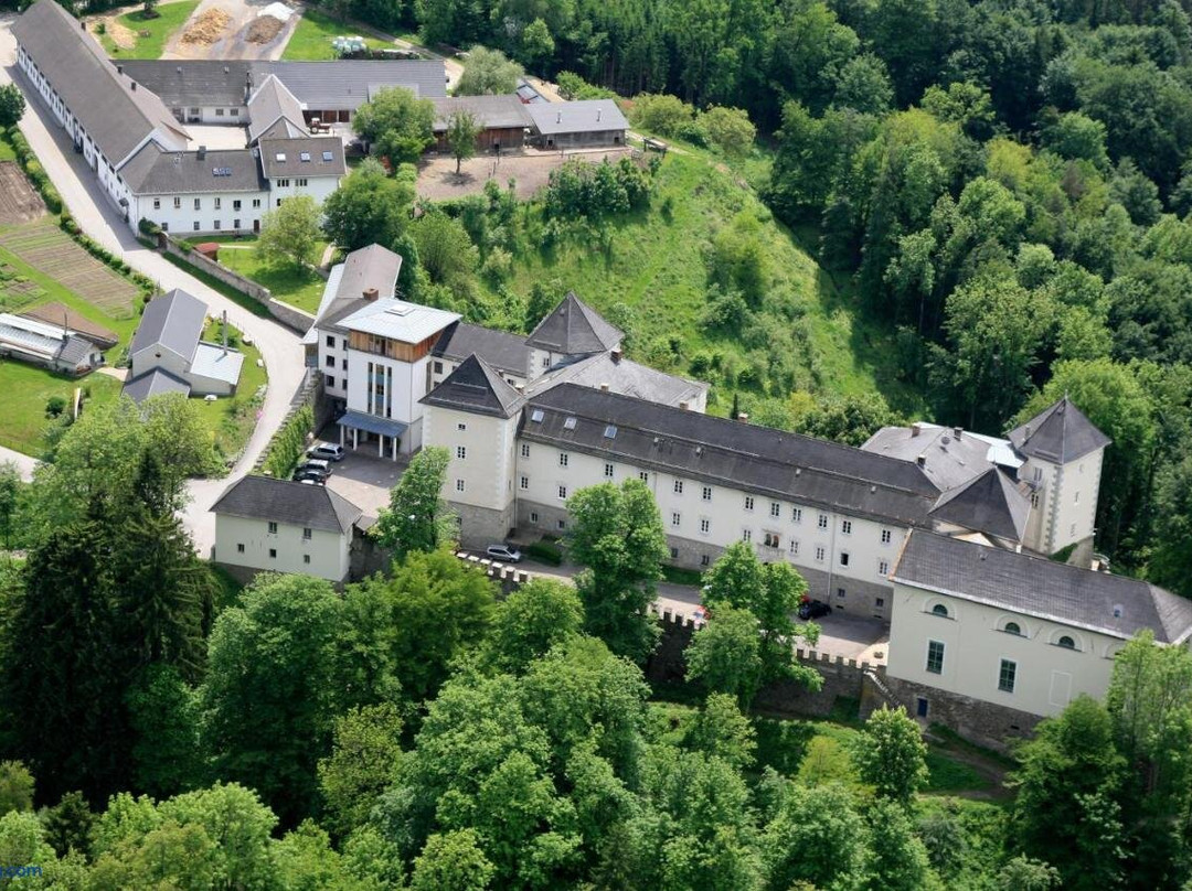 Wernberg酒店住宿-Gaestepension Kloster Wernberg