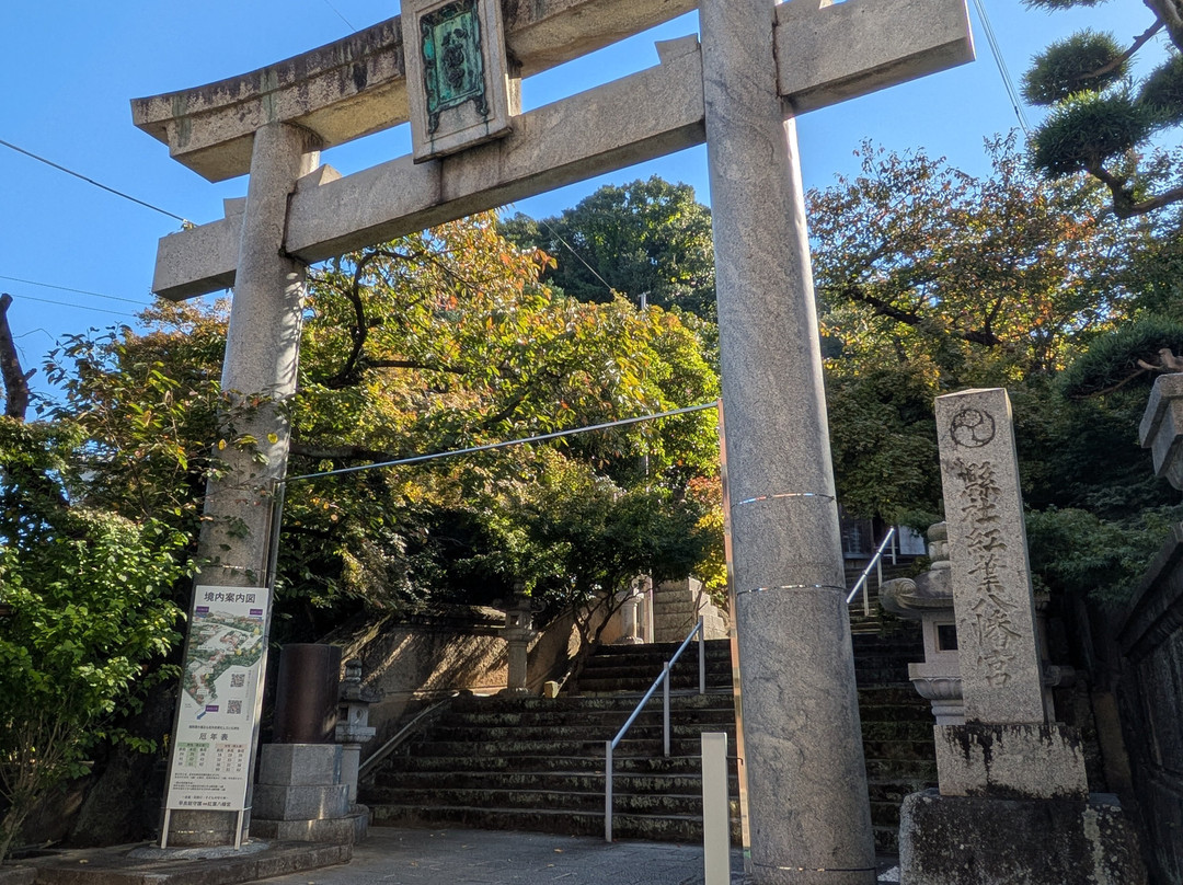Momiji Hachimangu Shrine-福冈市必去景点