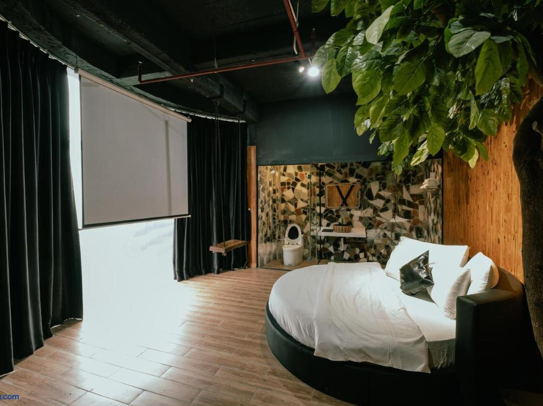 Love in the Atlantis Hotel