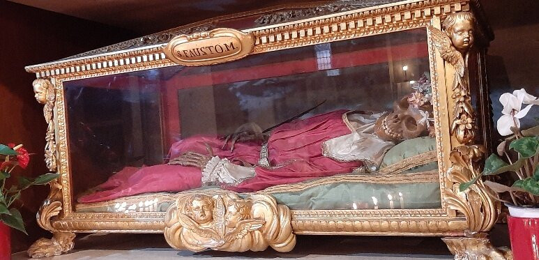 Chiesa del Santissimo Salvatore-卡斯特利纳－因基安蒂必去景点