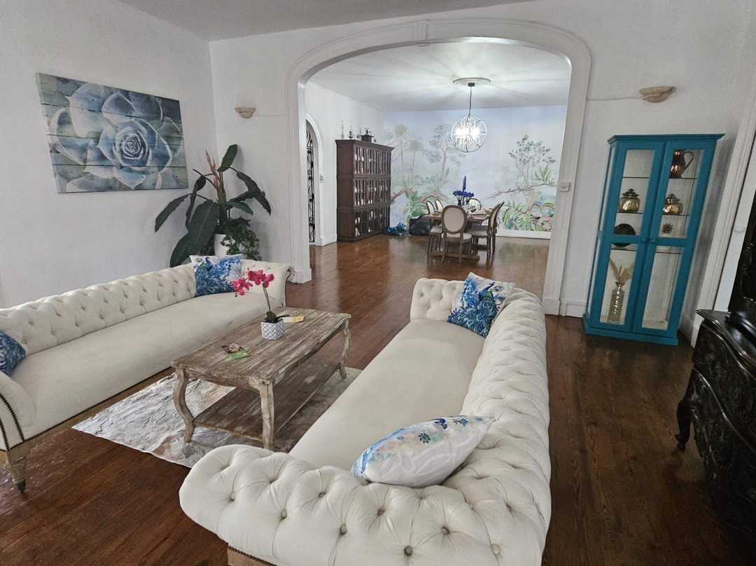 Sweetfield Manor Boutique Hotel主图