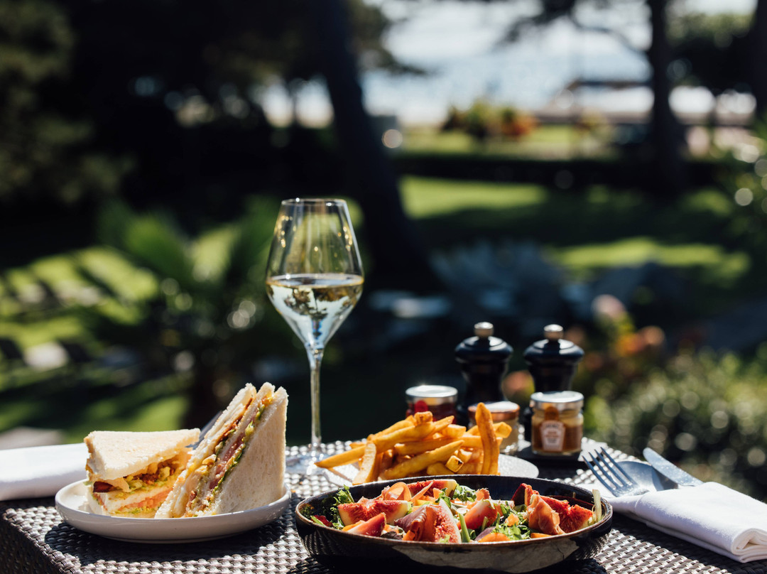 卡斯特勒玛丽路易斯酒店主图