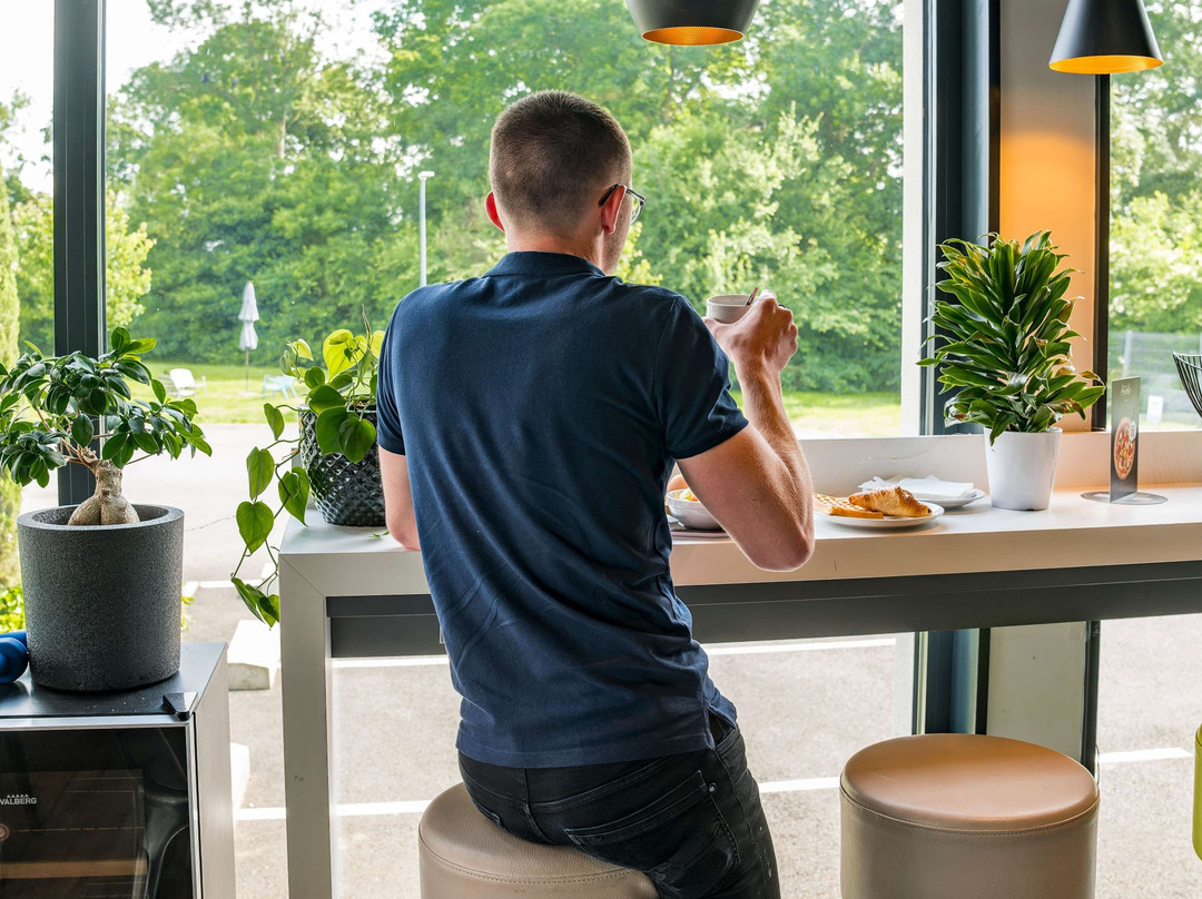 宜必思快捷梅肯克雷什酒店主图