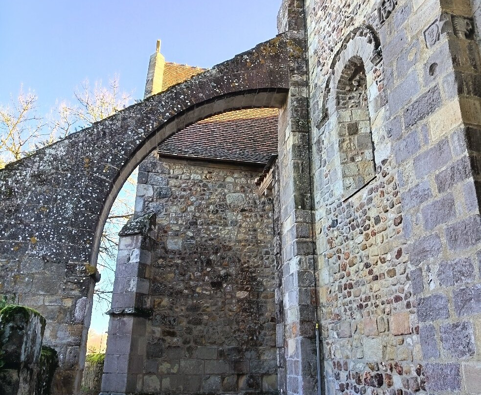 Eglise Saint-Pierre de Chateloy-Herisson必去景点