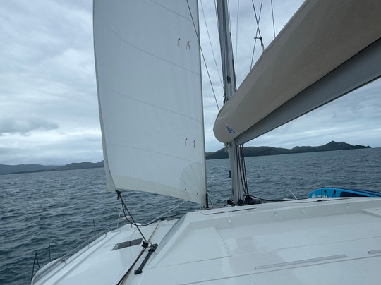 Cumberland Charter Yachts-艾尔利滩必去景点