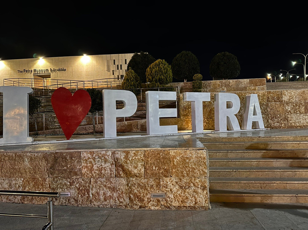 Monte Carlo Rent A Car-安曼必去景点