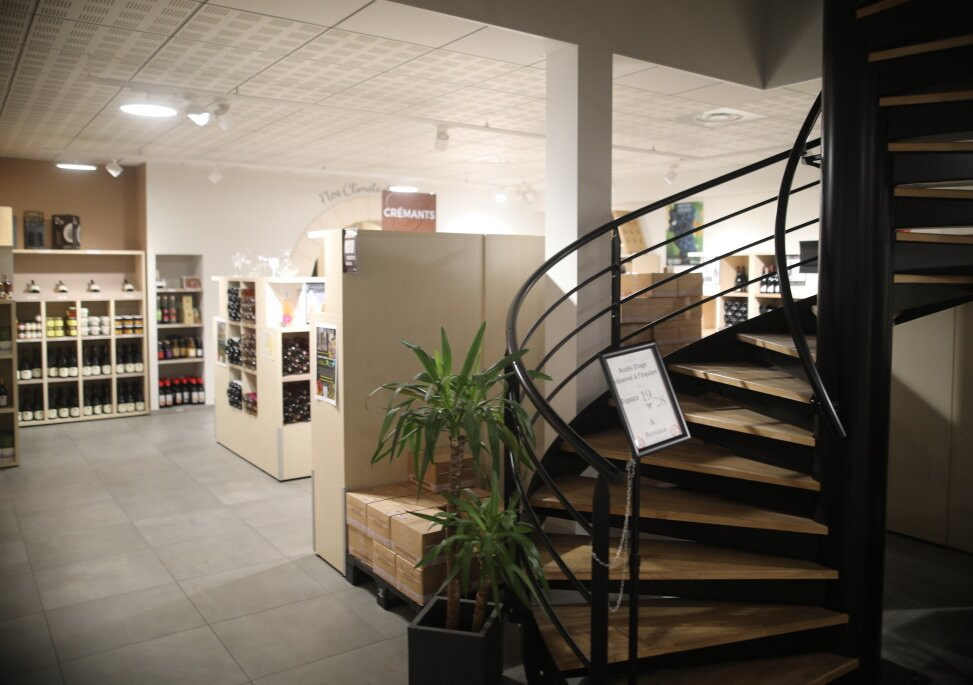 CAVE DE BISSEY-Bissey-sous-Cruchaud必去景点