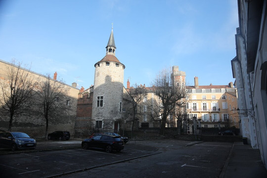 Tour Chevrier-索恩河畔沙隆必去景点