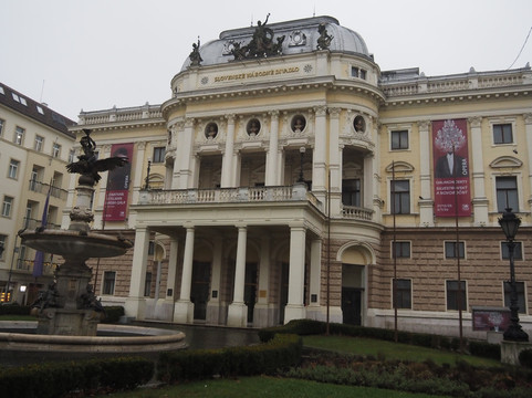 Slovak National Theatre-布拉迪斯拉发必去景点