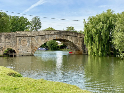 Halfpenny Bridge-莱奇莱德必去景点
