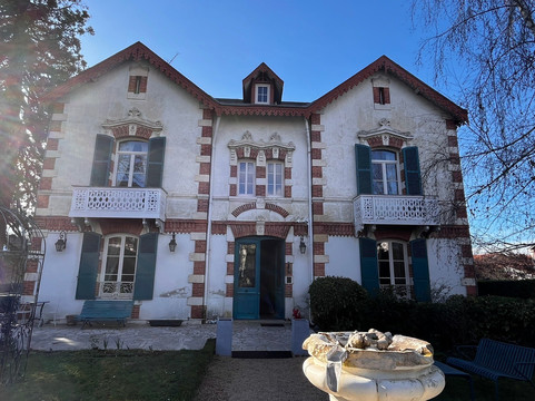 勒斯塔乐酒店主图