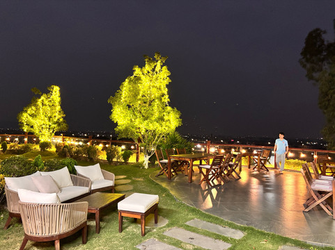 塞纳健康度假酒店主图