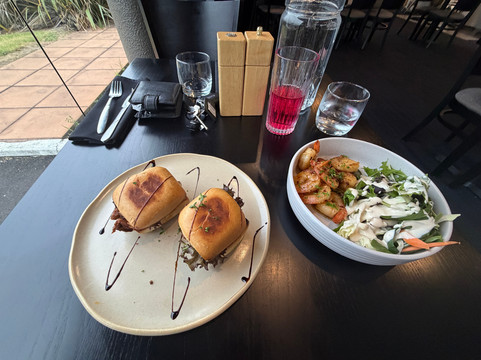 艾勒斯利国际汽车贝斯特韦斯特酒店主图