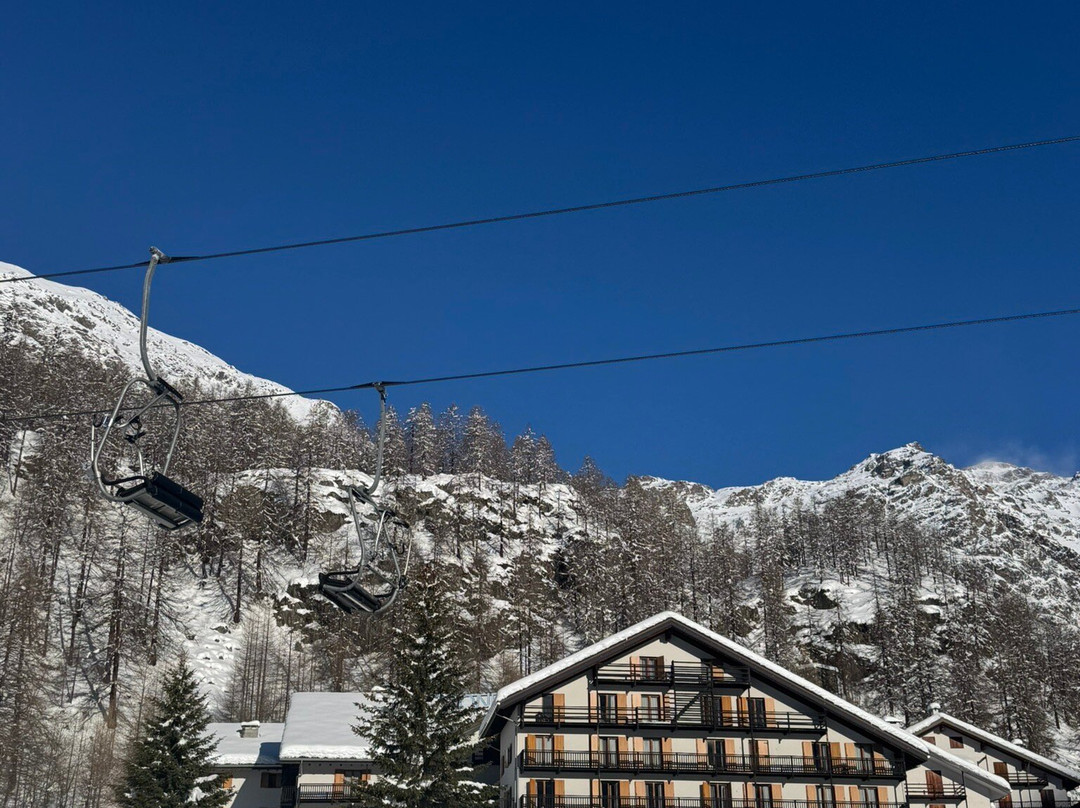 La Trinitè Monboso Hotel主图