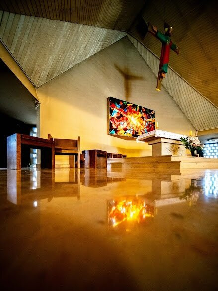 Eglise Notre-Dame-de-la-Resurrection-Le Chesnay必去景点