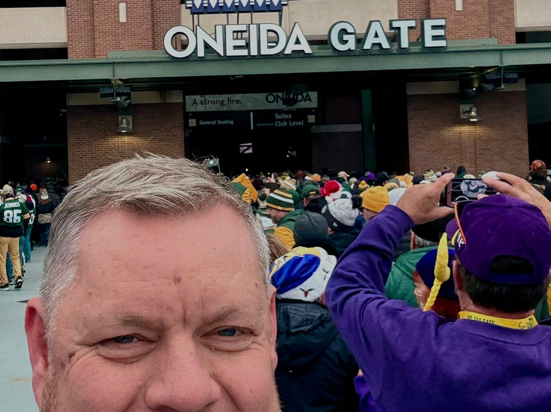Lambeau Field-格林贝必去景点