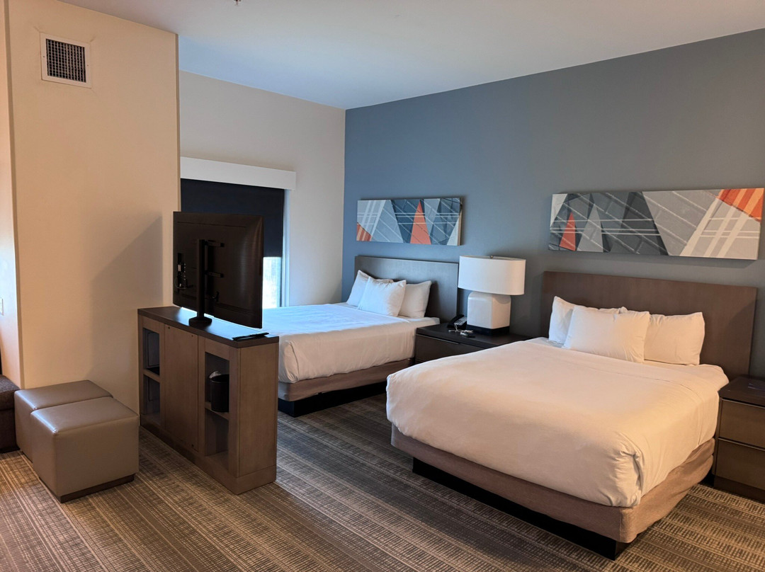 夏洛特/雷亚农场凯悦嘉寓酒店主图