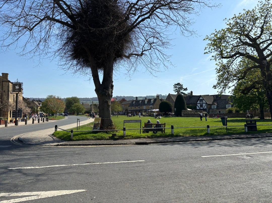 格洛斯特-沃里克铁路-切尔滕纳姆必去景点