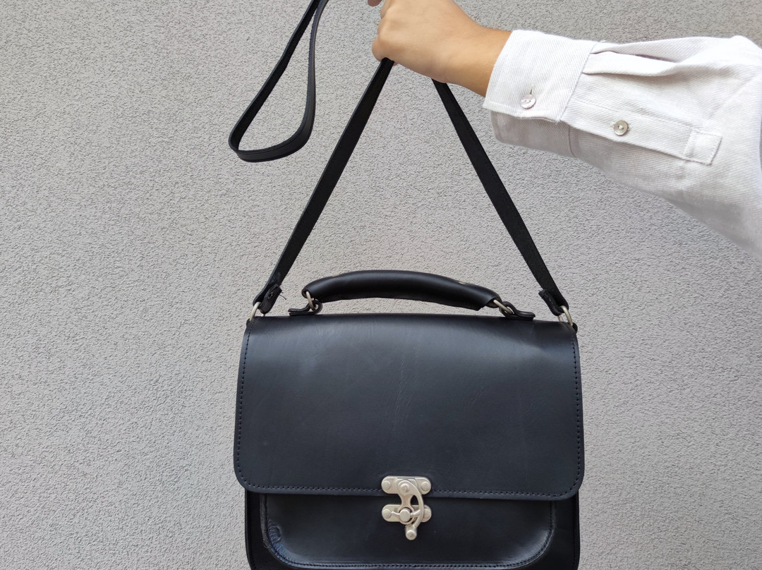 Jirakis Handcrafted Leather-Analipsi必去景点