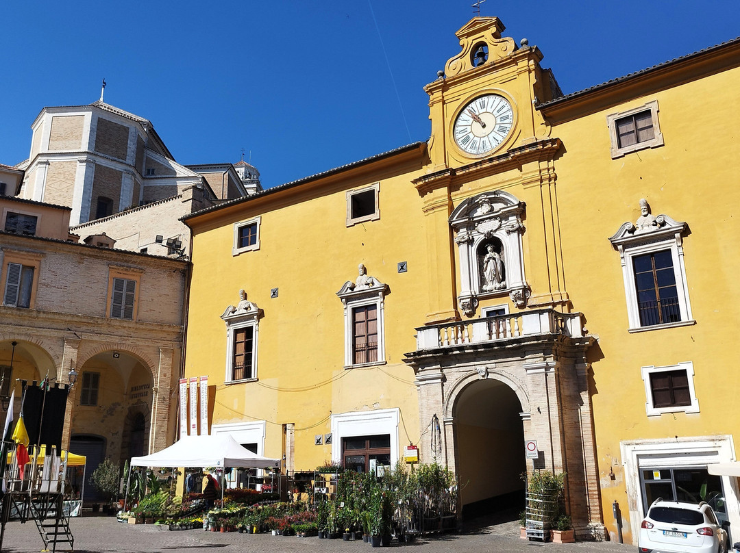 Piazza del Popolo-费尔莫必去景点